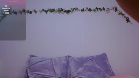 Snapshot of isa_jones1 chatting on January 28, 2:43 am isa_jones1 online show from January 28, 2:43 am