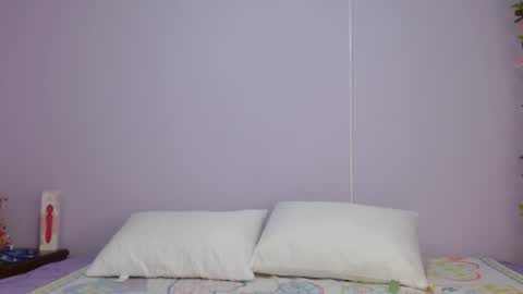 Snapshot of isa_jones1 chatting on December 14, 1:06 am isa_jones1 online show from December 14, 1:06 am