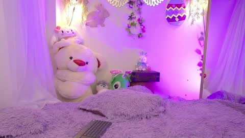 Isabella        online show from April 4, 11:47 pm