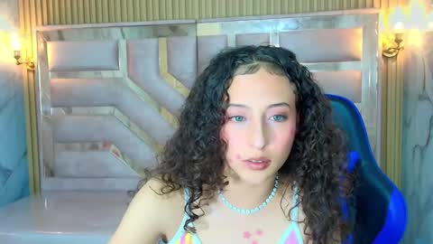 Snapshot of isa_r chatting on September 11, 3:29 am isa_r online show from September 11, 3:29 am