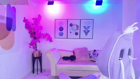 Snapshot of isa_reel chatting on October 11, 8:22 pm ISA online show from October 11, 8:22 pm