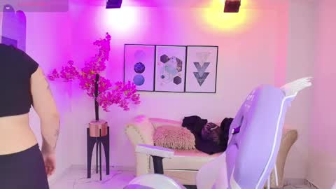 Snapshot of isa_reel chatting on October 1, 8:25 pm ISA online show from October 1, 8:25 pm