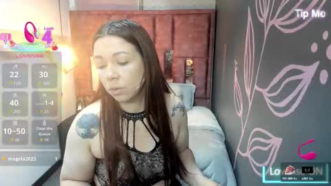 Snapshot of isa_thompson__ chatting on September 17, 12:14 pm I S A online show from September 17, 12:14 pm