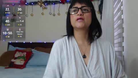 Isabeel Sofia online show from December 26, 12:05 pm