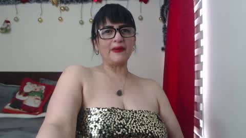 Isabeel Sofia online show from December 7, 9:00 pm