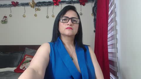 Isabeel Sofia online show from December 5, 11:38 am