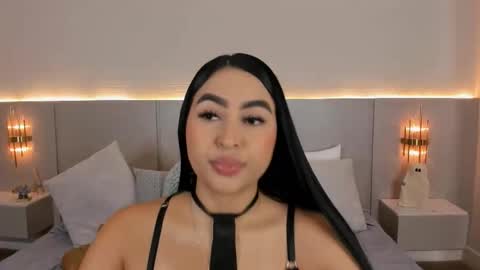 Snapshot of isabel_millher chatting on October 31, 4:14 am Isa online show from October 31, 4:14 am