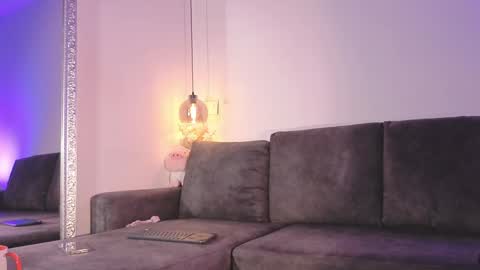 Isabela online show from April 11, 11:47 am