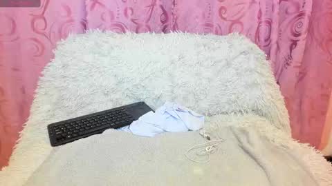 Snapshot of isabela_gonzalez_ chatting on September 12, 7:18 am ISA online show from September 12, 7:18 am