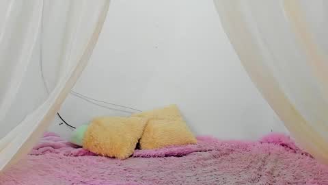 Snapshot of isabela_gonzalez_ chatting on January 15, 4:36 am ISA online show from January 15, 4:36 am