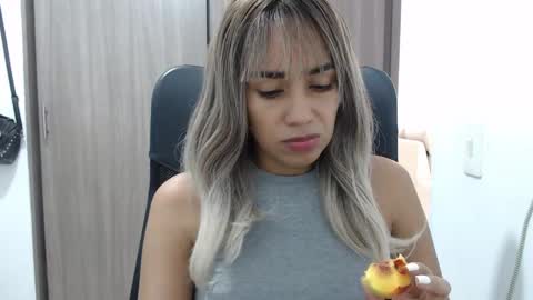 Isabela online show from February 13, 4:17 pm