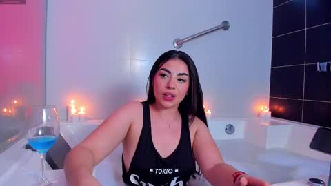 Snapshot of isabelaangell chatting on March 1, 10:42 pm Isabela Angell online show from March 1, 10:42 pm