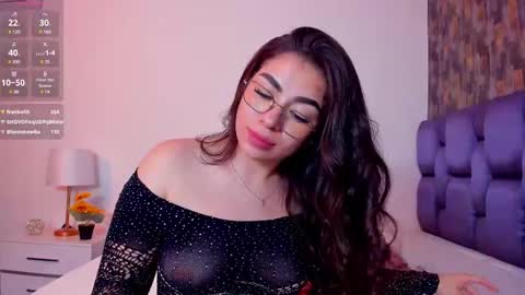 Snapshot of isabelaangell chatting on February 22, 8:40 am Isabela Angell online show from February 22, 8:40 am
