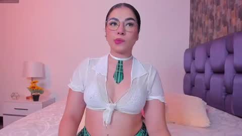 Snapshot of isabelaangell chatting on March 7, 12:37 am Isabela Angell online show from March 7, 12:37 am