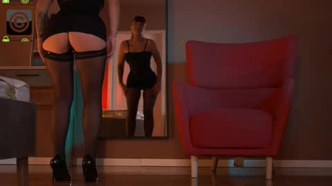 isabeladelanoche online show from October 18, 11:24 am