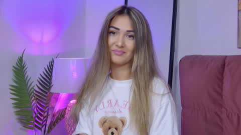 Isa online show from October 3, 12:54 pm