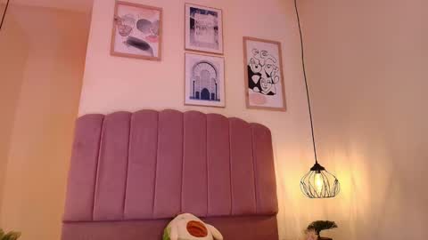 isabelgh_ online show from October 14, 3:20 am