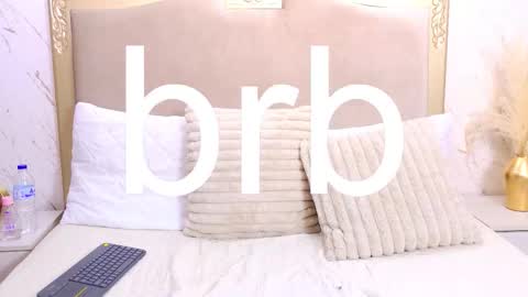 Isabel  online show from March 4, 9:10 pm