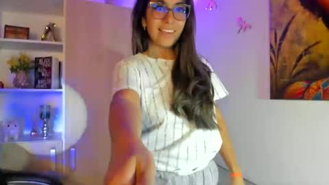 Isabella22 1 online show from February 28, 3:48 am