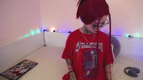    online show from December 18, 10:02 pm