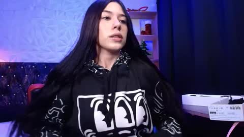 isabella dl online show from January 3, 12:08 pm