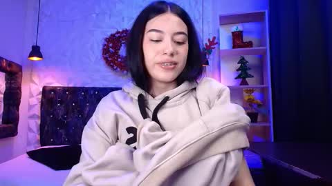 isabella dl online show from December 18, 11:02 am