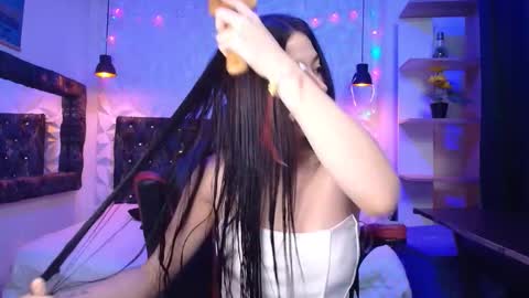isabella dl online show from January 29, 12:13 pm