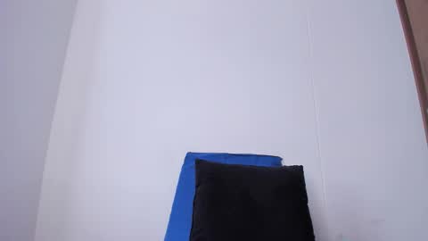 Snapshot of isabella_lopez_ chatting on October 23, 4:24 pm Isabel Lopez online show from October 23, 4:24 pm