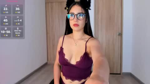 isabella_ospina online show from May 18, 4:24 pm