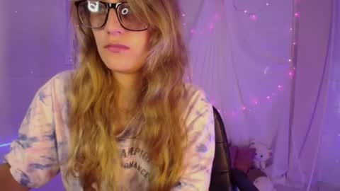 Isabella Rros online show from November 12, 2:48 pm