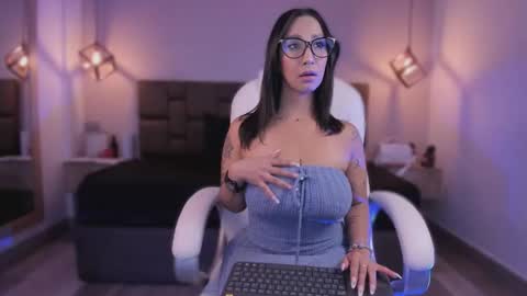 Isa  online show from October 4, 12:16 am