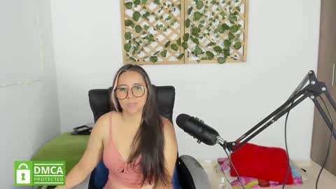 Snapshot of isabella_sweett_ chatting on January 2, 11:49 pm Isabella online show from January 2, 11:49 pm