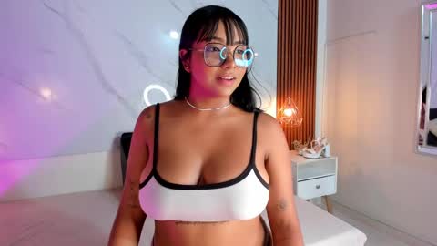 Snapshot of isabella_zc chatting on October 9, 8:46 pm isabella zc online show from October 9, 8:46 pm