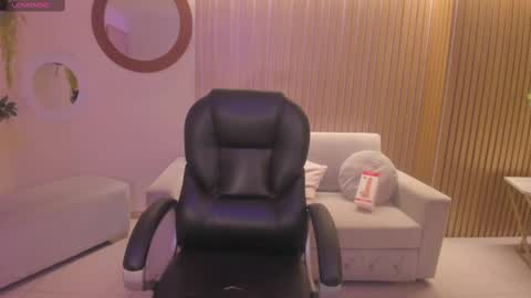 Snapshot of isabellakroft chatting on February 12, 6:51 pm Isabella Kroft online show from February 12, 6:51 pm