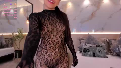 Snapshot of isabellasouza chatting on September 10, 11:54 am online show from September 10, 11:54 am