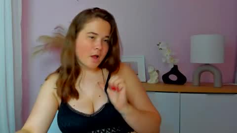 Snapshot of isabellcharm chatting on October 14, 4:09 pm Isabell online show from October 14, 4:09 pm