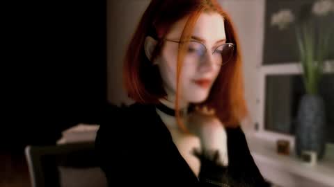 Madame Isabelle online show from December 10, 3:33 pm