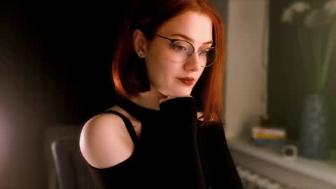Madame Isabelle online show from December 22, 3:22 pm