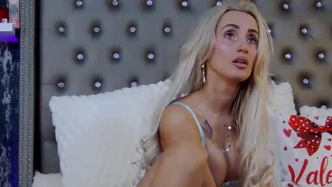 IsabelleEthan online show from February 8, 2:47 am
