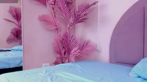 Snapshot of isabellsmmith chatting on October 10, 8:03 pm Isabellsmmith online show from October 10, 8:03 pm