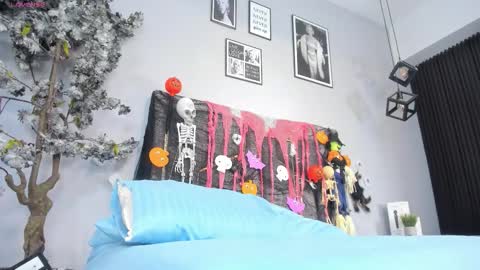 Snapshot of isabellsmmith chatting on October 18, 10:00 pm Isabellsmmith online show from October 18, 10:00 pm