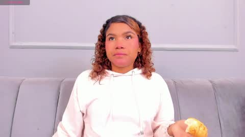 Isabellsmmith online show from January 10, 3:39 am