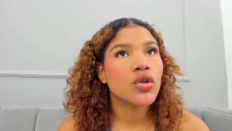 Isabellsmmith online show from January 5, 4:04 am