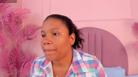 Snapshot of isabellsmmith chatting on October 14, 7:49 pm Isabellsmmith online show from October 14, 7:49 pm