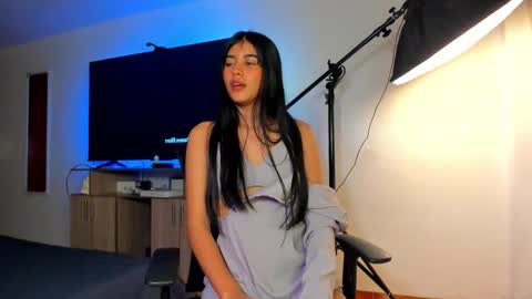 isadamorex online show from September 15, 4:36 pm