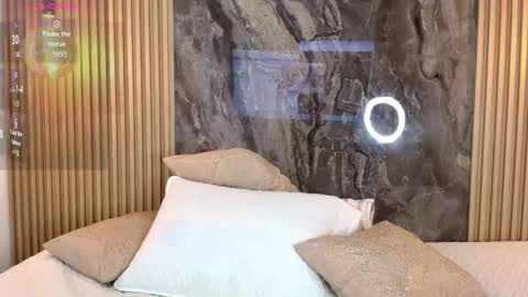 ISADORA online show from October 15, 1:52 am