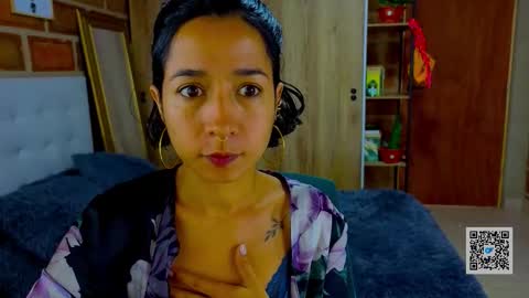 Isabela Paz online show from October 7, 1:59 pm
