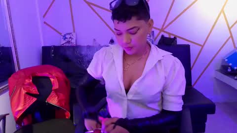 isabela online show from September 11, 11:38 pm