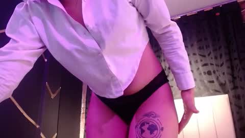 isabela online show from February 3, 6:40 am