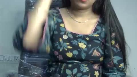 Snapshot of ishika_ishu chatting on November 1, 11:03 am ishika_ishu online show from November 1, 11:03 am